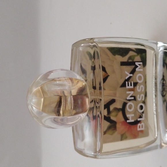 Women perfume - Picture 3 of 3